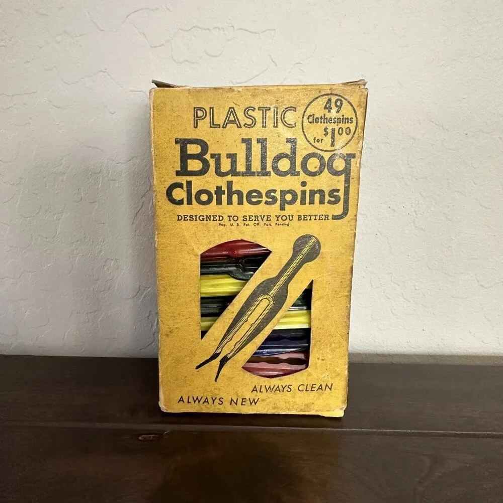 Vintage Bulldog Clothes Laundry Pins Hard Plastic 49 Pcs 1950s Assorted Colors - Picture 2 of 12